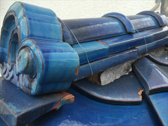 茅ヶ崎市赤羽根で調査した瓦屋根は、瓦が割れて棟が漆喰が剥がれておりました