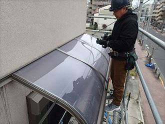 専門業者のテラス屋根修理