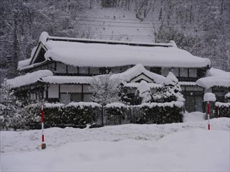 積雪に耐える住宅