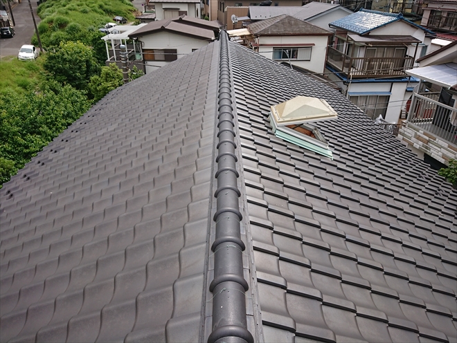 珍しく和瓦屋根に天窓が設置されていた屋根