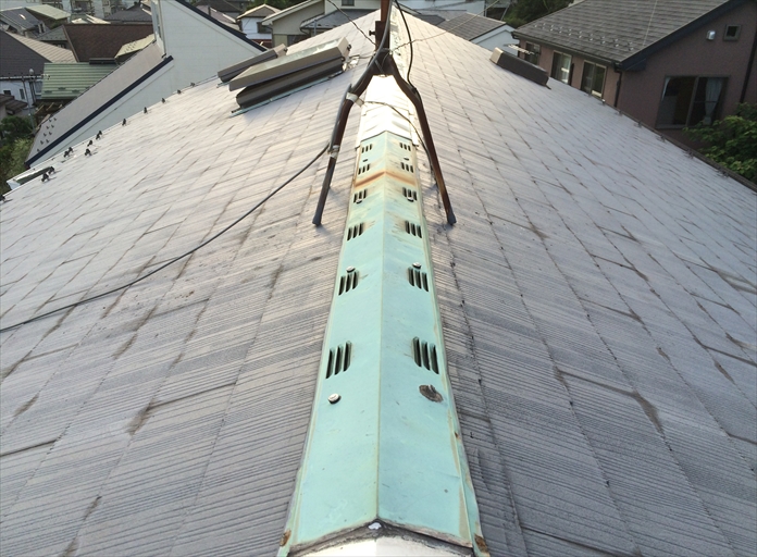 過去に塗装をしたスレート屋根の調査