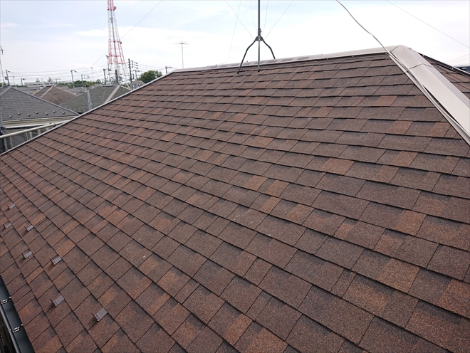 オークリッジスーパーのブラウンウッドを使用致しました屋根カバー工事が竣工