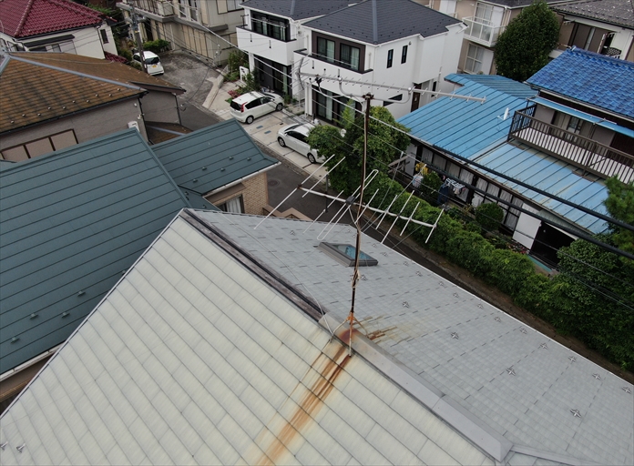 板金屋根の棟の破損