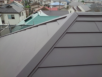 棟板金も屋根材と同質になります