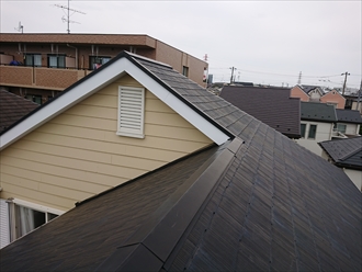 縁切りされていなく雨漏り寸前だったスレート屋根