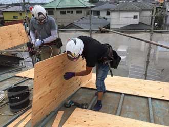 野地板交換の様子