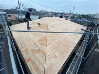 野地板重ね張り