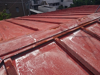 川崎市中原区小杉陣屋町でサビて穴が空いたトタン屋根はガルバリウム鋼板で葺き替えます