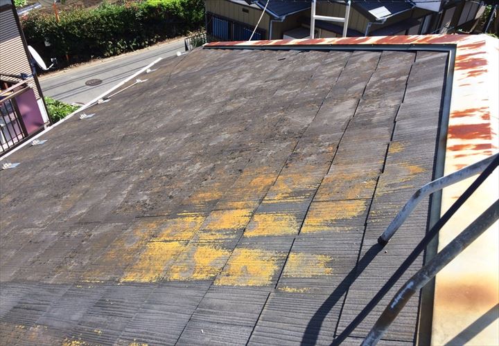 横浜市泉区和泉が丘にて塗膜の劣化した屋根にサーモアイSiでの塗装をご提案