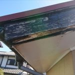 下屋根に上がらせて頂き調査