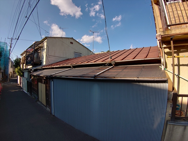 平屋に瓦棒葺き