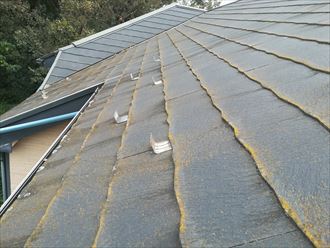 横浜市栄区本郷台にて色褪せたスレート屋根の調査、遮熱塗料を使用した屋根塗装工事をご提案