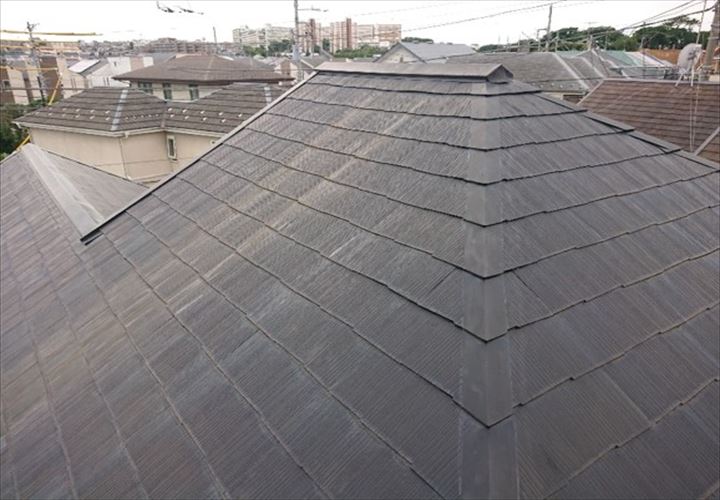 塗膜の劣化したスレート屋根
