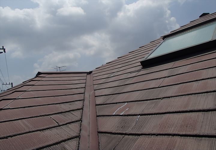 塗膜が劣化して防水性の低下したスレート屋根