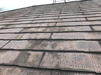 塗膜が劣化して防水性が低下したスレート屋根