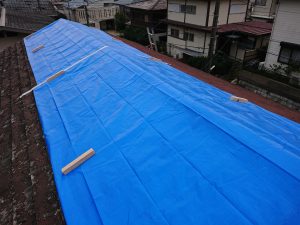 雨水侵入防止用養生後棟板金