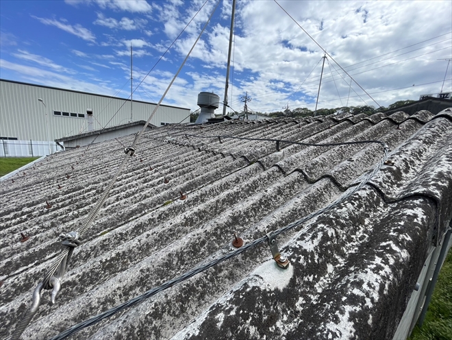 横浜市青葉区田奈町で大波スレート屋根の雨漏りを調査しました