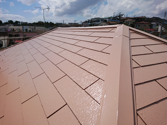 スレートに屋根塗装メンテナンスを行うと美観や防水性を回復させることができます！