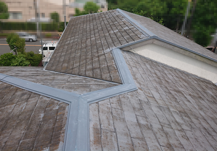 傷んだスレート屋根には屋根葺き替え工事がお勧めです！