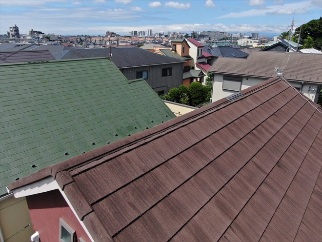 横浜市瀬谷区橋戸で飛び込み業者から指摘を受けた棟板金を点検してきました