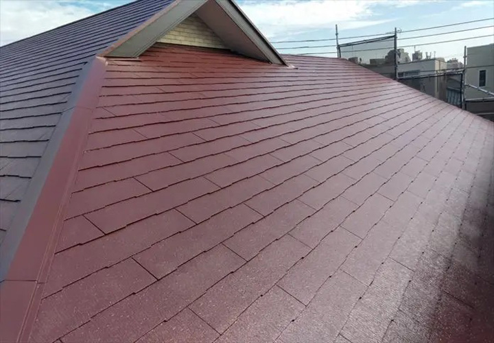 遮熱塗料による塗装が施された屋根