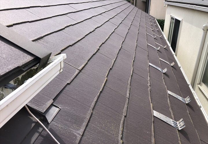 横浜市西区西前町で点検した屋根には剥離を起こしやすいパミールが使われていました