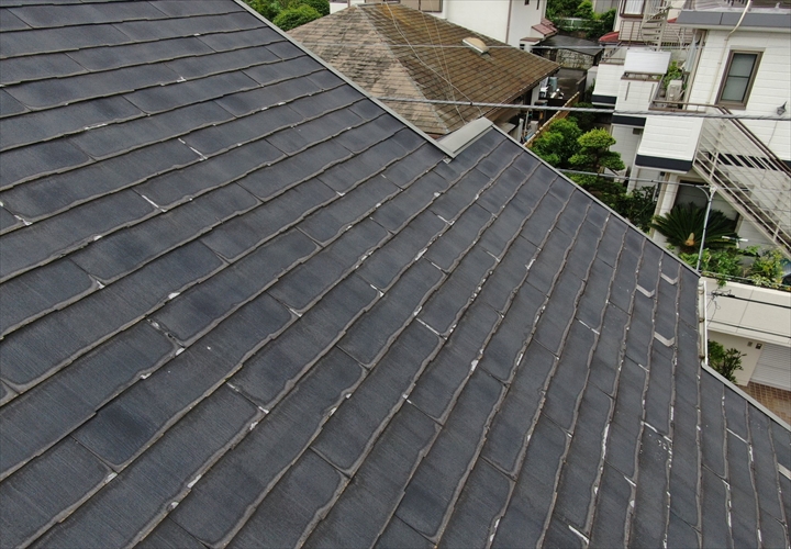 相模原市南区大野台で調査した屋根はパリパリに表面が剥がれるパミールという屋根でした