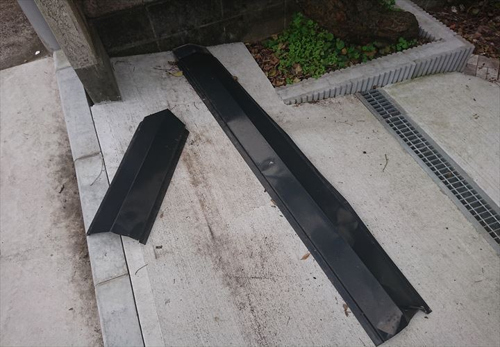 飛散した棟板金
