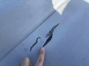 屋上防水の破れ