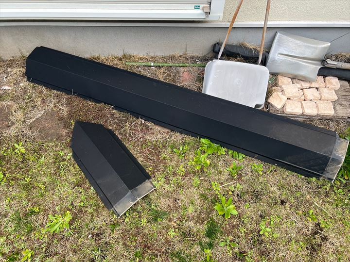 飛散した棟板金