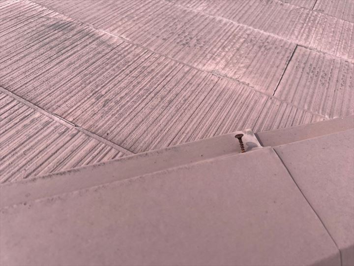 浮いたビス