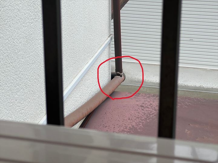 外れた竪樋