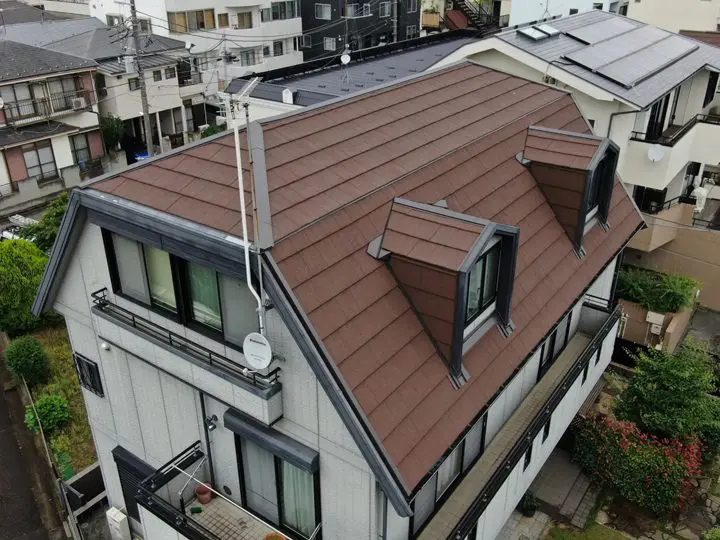 ドーマーが設置された屋根