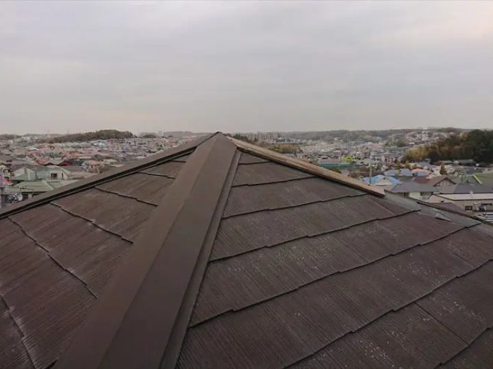 台風により飛散した棟板金