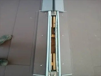 雨押さえの取り付け作業