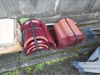 同じ形状・色味の予備瓦を準備