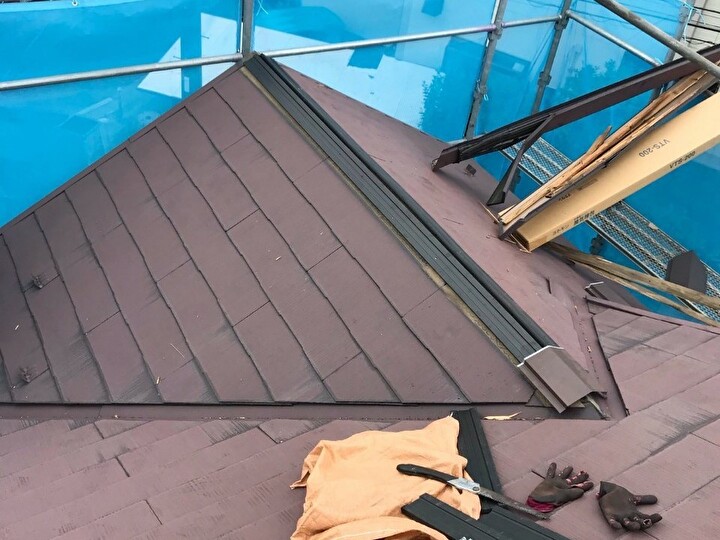 屋根にタフモックを使用