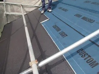 屋根材「スーパーガルテクト」