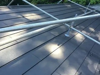 棟板金の設置が完了