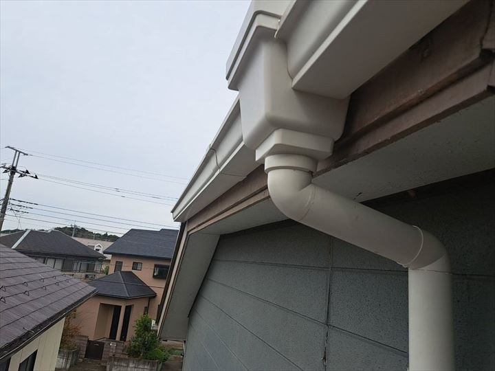 集水器と竪樋の納め