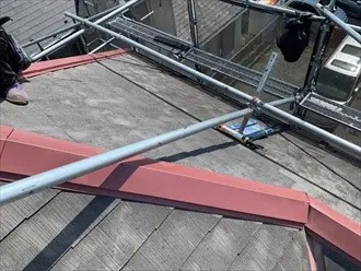 新規の棟板金を設置