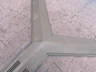 屋根にタフモックを使用する作業工程