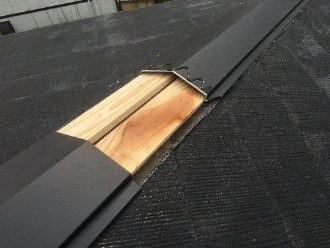 棟板金の設置