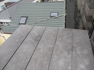 既存の屋根材を撤去