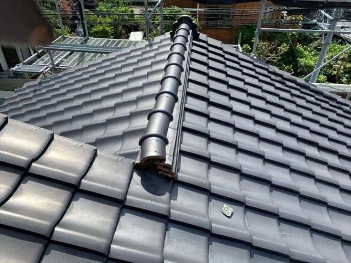 令和元年東日本台風の影響により棟瓦が損傷