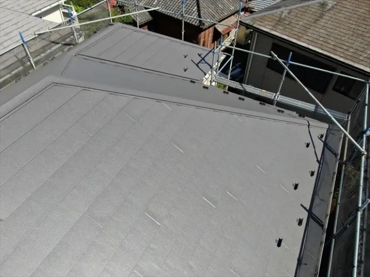 スレート屋根をスーパーガルテクトでカバー工事(ドローン撮影)