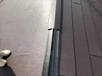 棟板金を設置