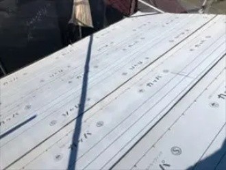 ルーフィング（防水紙）の敷設後の屋根