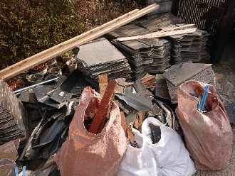 既存の屋根材をすべて撤去した後