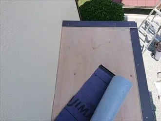 構造用合板を設置する工程